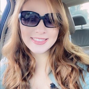 Meet your Posher, Annastacia